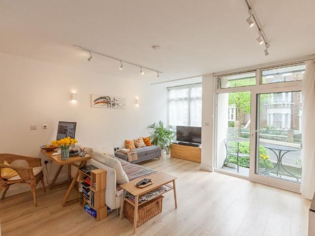 Studio for rent in Belsize Park, Greater London