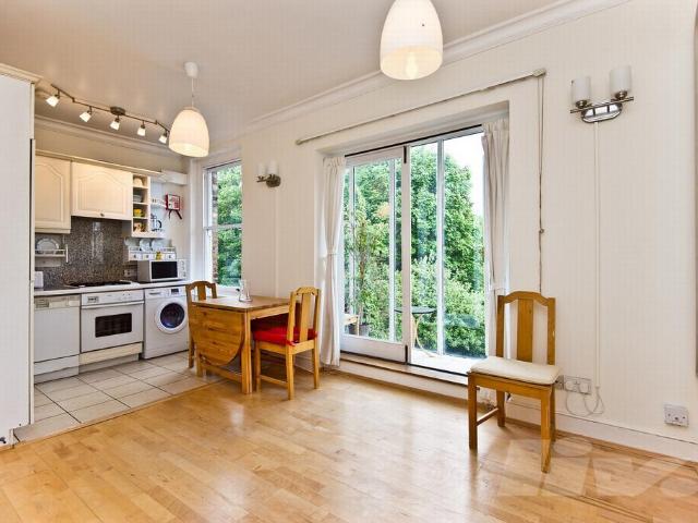 Apartment for rent in Belsize Park, Greater London