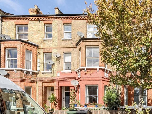 Apartment for rent in Oval, Greater London