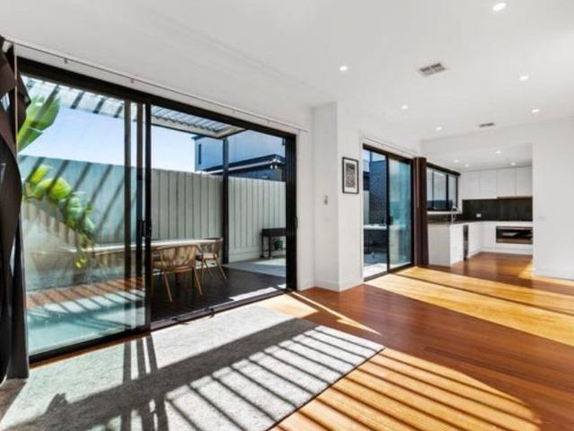 Room for rent in Camerons Creek, Victoria