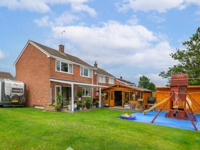 House for sale in Pontefract, West Yorkshire