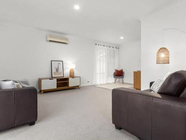 Room for rent in South Lake, Western Australia