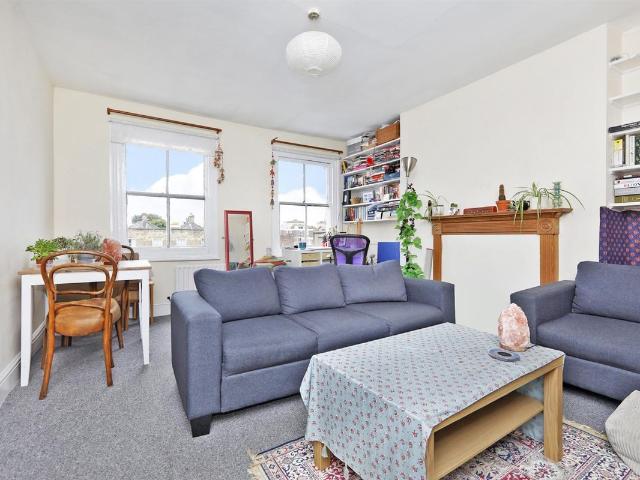 Apartment for rent in Stockwell Park, Greater London