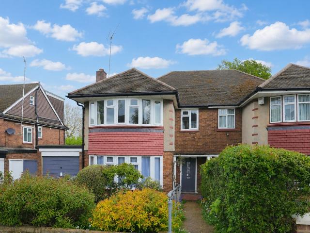 House for rent in Oakwood, Greater London