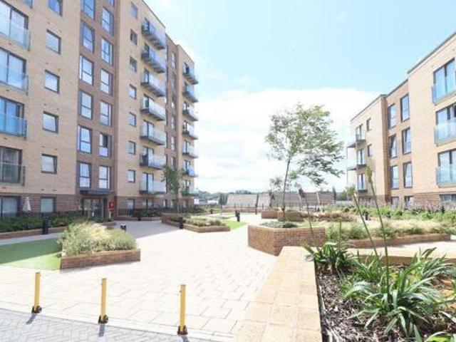 House for sale in Luton