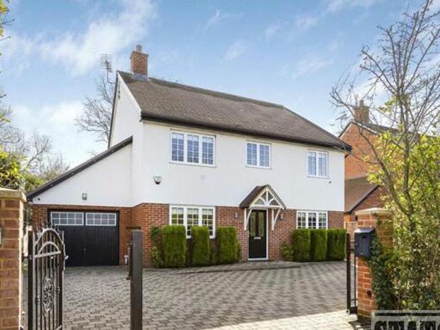 House for sale in Potters Bar, Hertfordshire