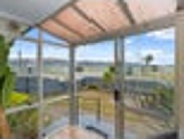 Apartment for rent in Chaslands, Canterbury