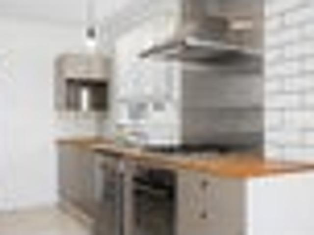 Apartment for rent in Chaslands, Canterbury