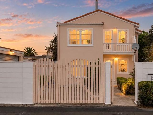 House for rent in Chaslands, Canterbury