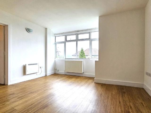 Studio for rent in London Borough of Croydon, South Norwood