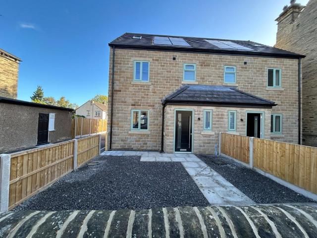 House for rent in West End, Kirklees