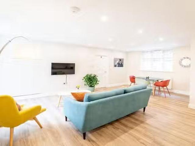 Apartment for rent in Southtown, Stokesby