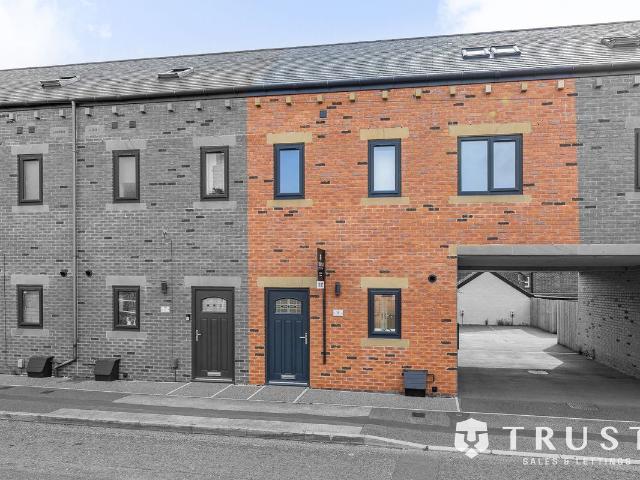House for rent in Bruntcliffe, Leeds