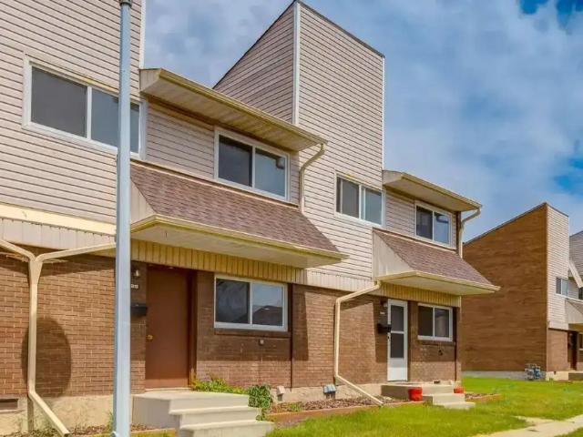 Townhouse for rent in Wedgewood, Alberta