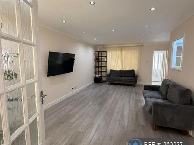 House for rent in North End, Greater London