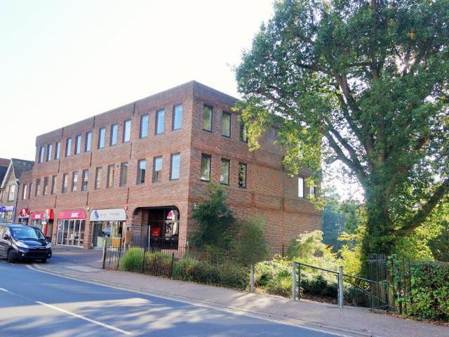 Apartment for rent in Perryfields, West Sussex