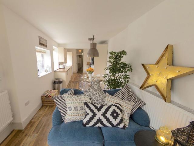 House for rent in Kingswood