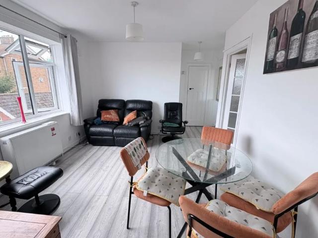 Apartment for rent in Mount Pleasant, Iford