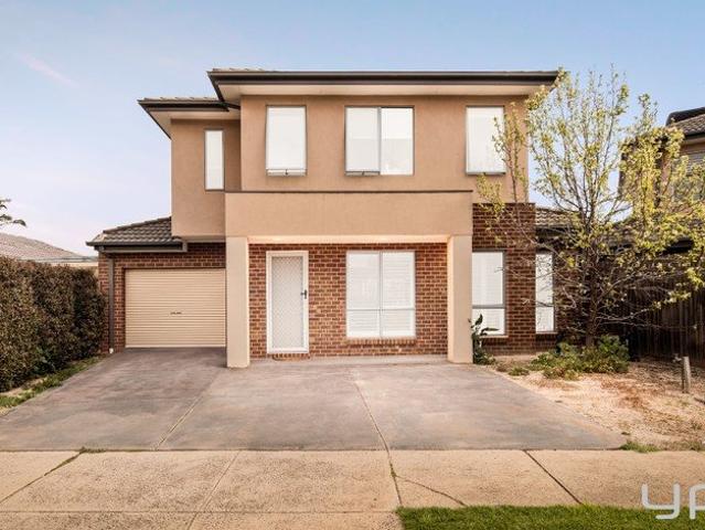 Townhouse for sale in Newtown Green, Melbourne