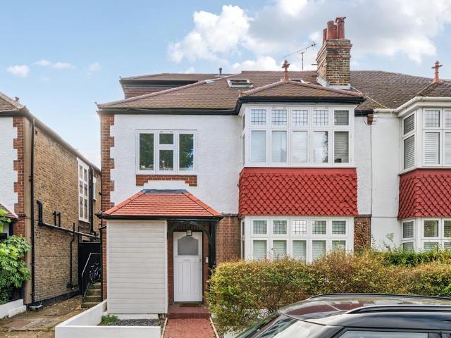 Apartment for rent in London Borough of Hounslow, Greater London