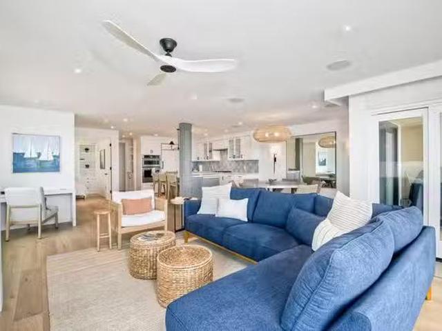 Apartment for rent in Cedros Ave Design District, Solana Beach