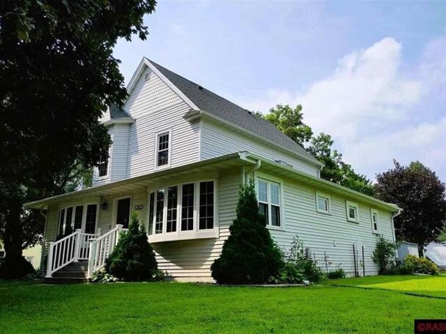 House for sale in Amboy