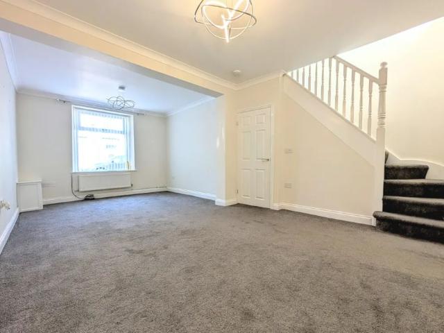 House for rent in Ynyshir, Wales