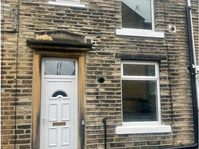 House for rent in Brookfoot, Brighouse