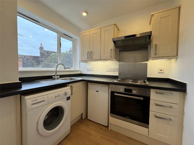 Studio for rent in Rose Hill, Pachesham Park