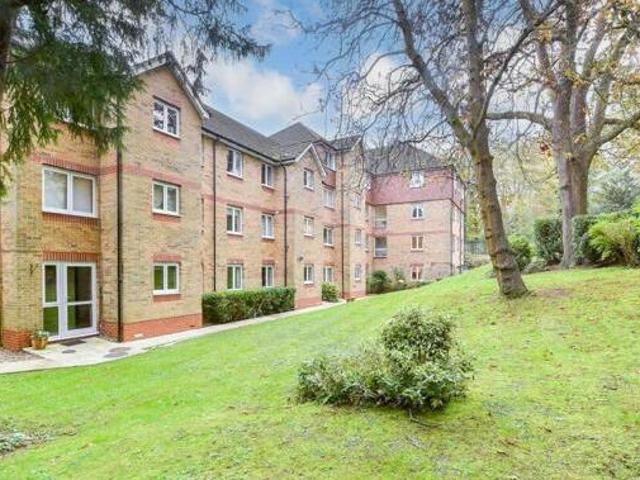 House for sale in Woodcote, Epsom