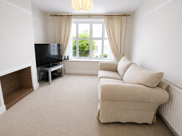 Apartment for rent in Woodcote, Epsom