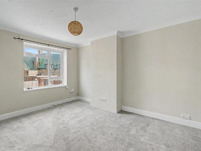 Apartment for rent in Lancing, Adur
