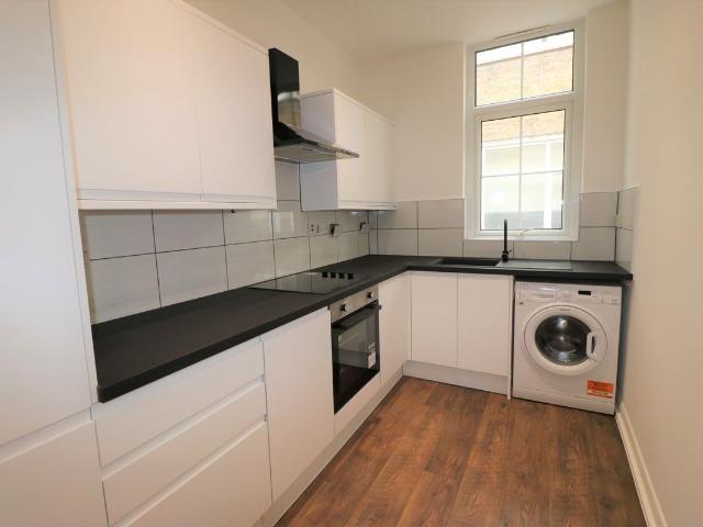 Apartment for rent in Rush Green, Greater London