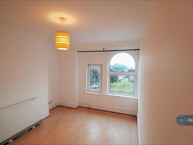 Apartment for rent in Littlehampton, Arun