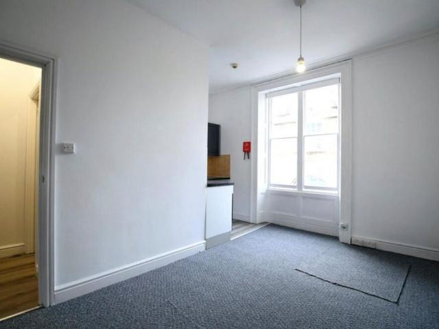 Studio for rent in Weston-super-mare, North Somerset