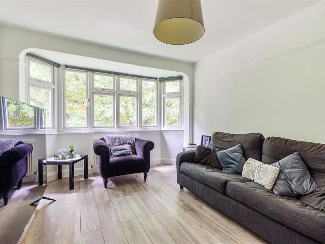 Apartment for rent in St Margarets, Greater London
