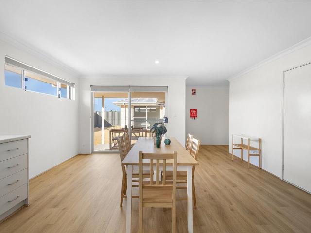Room for rent in South Yunderup, Western Australia
