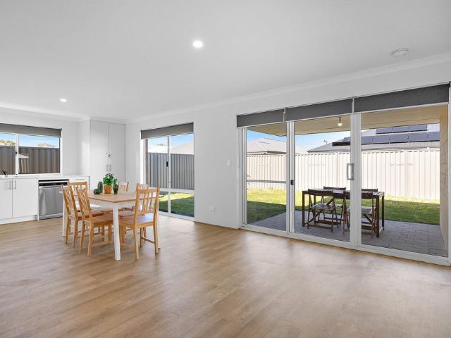 Room for rent in South Yunderup, Western Australia