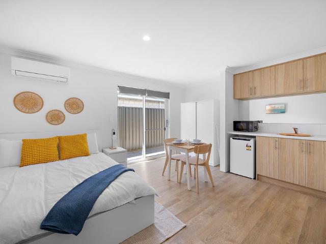 Room for rent in South Yunderup, Western Australia