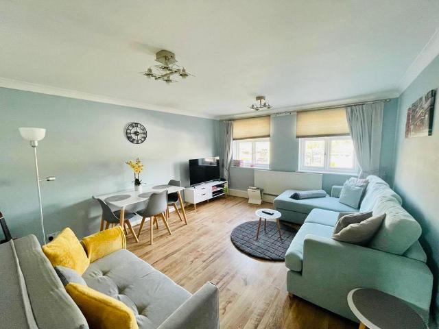 Apartment for rent in London Borough of Ealing, Hanwell