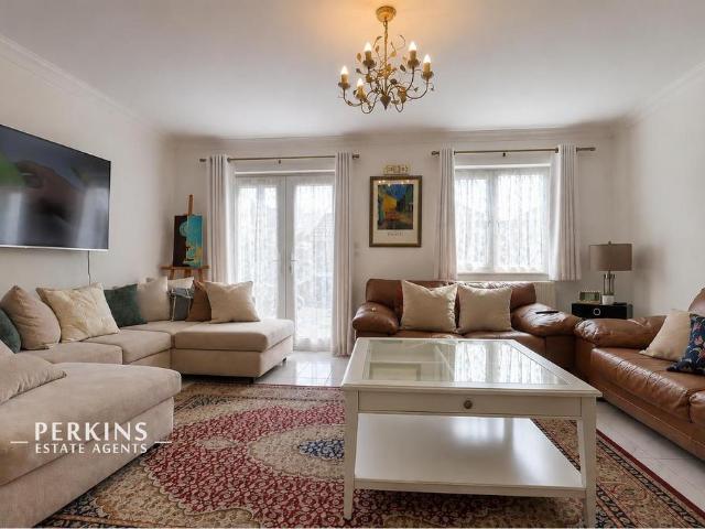 House for rent in London Borough of Ealing, Greenford