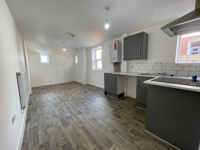Studio for rent in Eastleigh, Helford