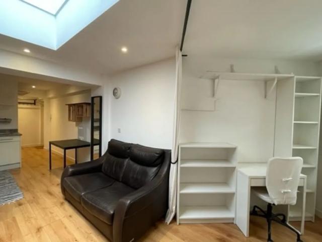 Apartment for rent in The Polygon, City Of Southampton
