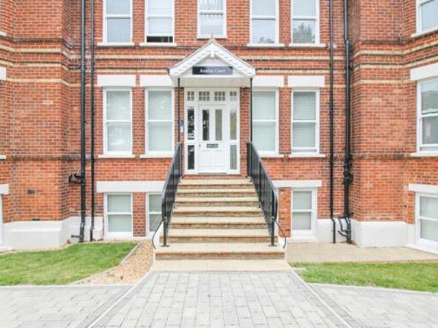 House for rent in Surrey