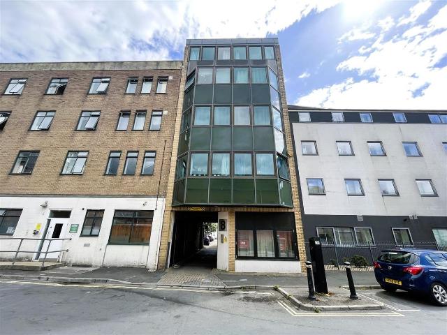 Apartment for rent in The Polygon, City Of Southampton