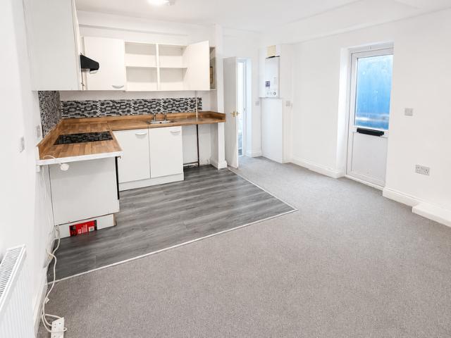 House for rent in London Borough of Croydon, Waddon