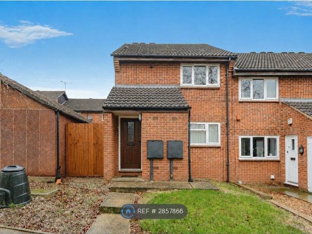 Apartment for rent in Broadfield, Glynde