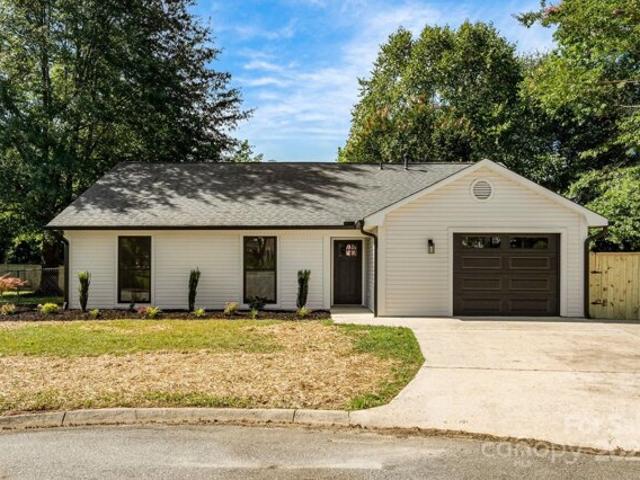 House for sale in Fletcher