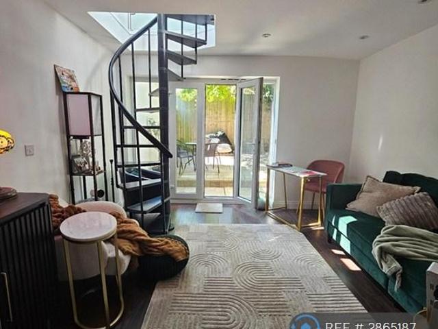 House for rent in Kursaal Estate, Alton Barnes