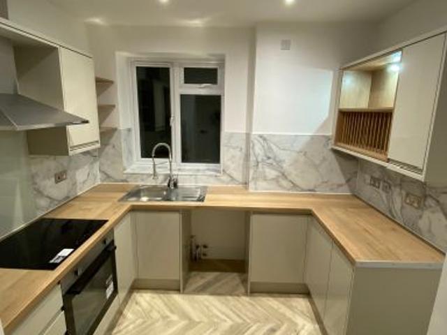 Apartment for rent in Southend City Centre Neighbourhood, Alton Barnes